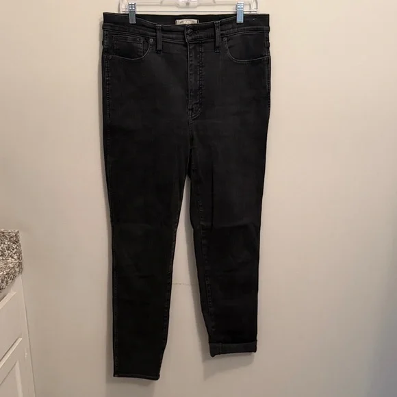 Madewell Stovepipe High-Rise Straight Leg Jeans in Washed Black. Size 31T. - Picture 5 of 11